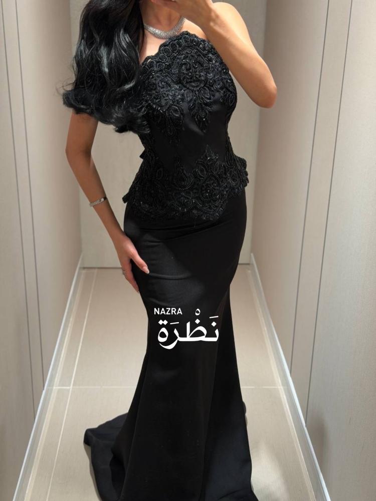 فستان كورسيه بتفاصيل مميزه