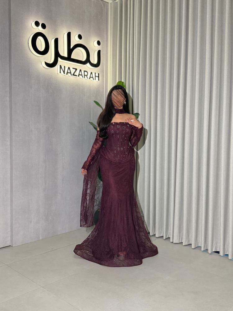 فستان كورسيه دانتيل مع شال