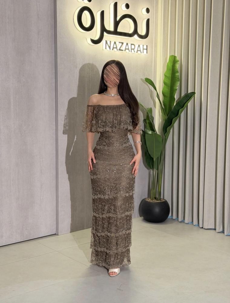 فستان سهرة بقصه مميزه