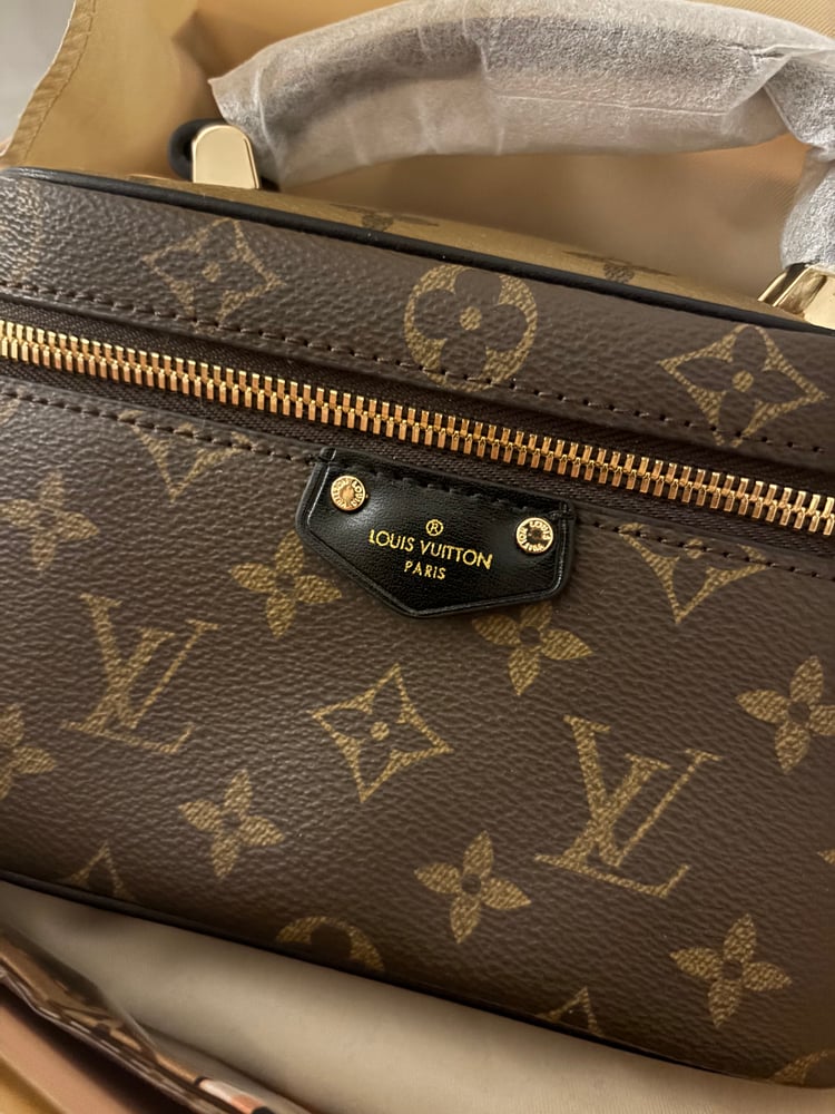 LV vanity