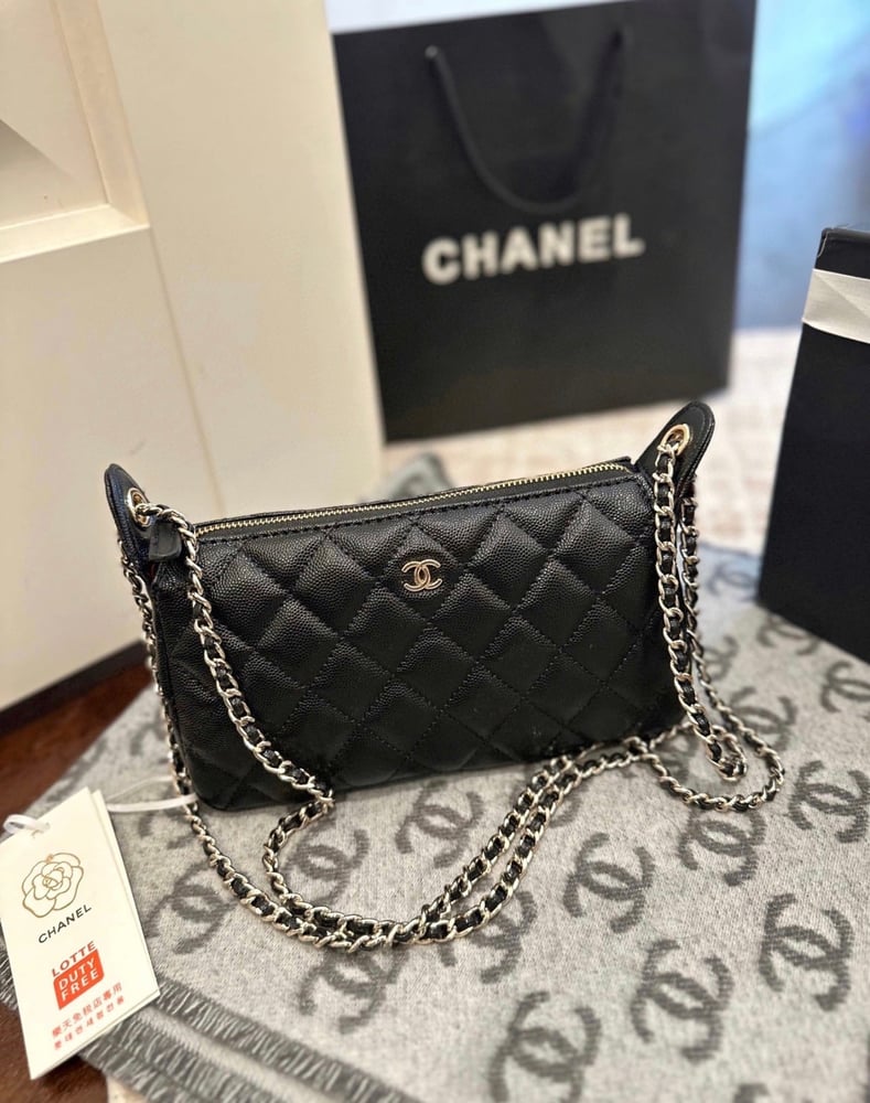 Caviar Quilted Purse With Chain Black