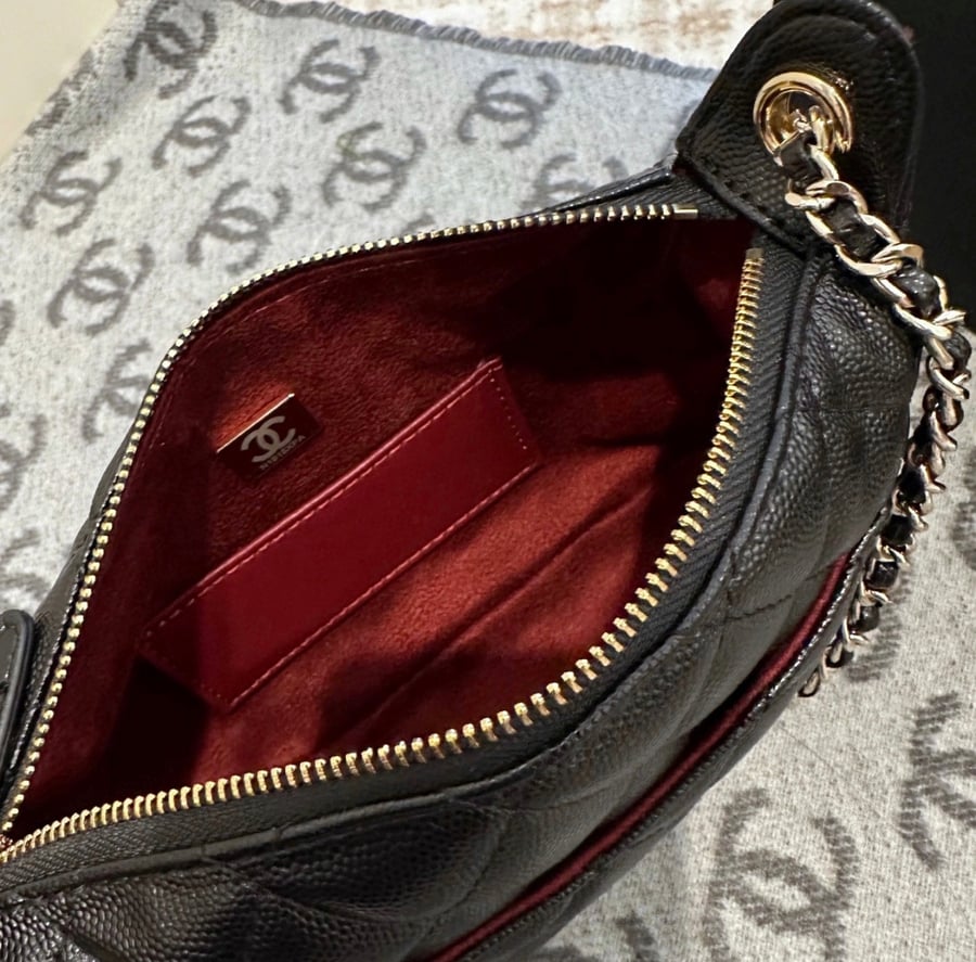 Caviar Quilted Purse With Chain Black