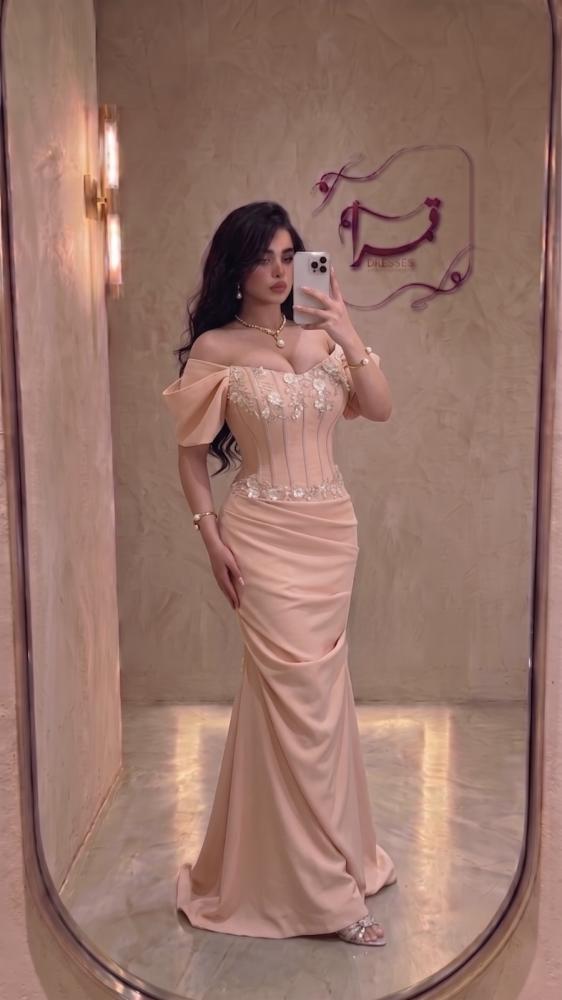فستان هالي