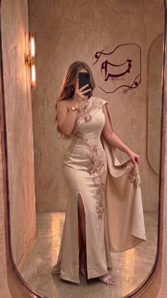 فستان منوتي