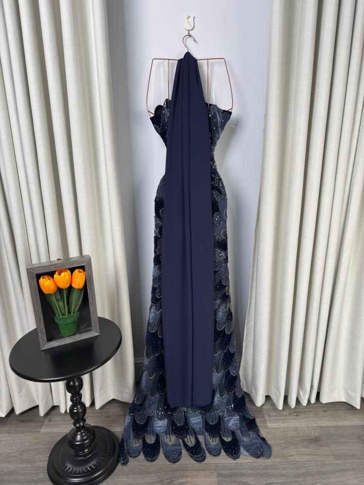 Evening dress velvet beads with a Georgette shawl