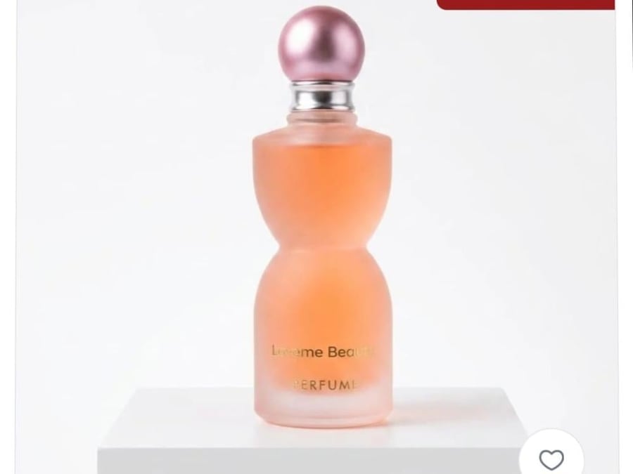 شنطة مكياج لافمي بيوتي متكاملة مع عطر ومنتجات للوجه والشفاه