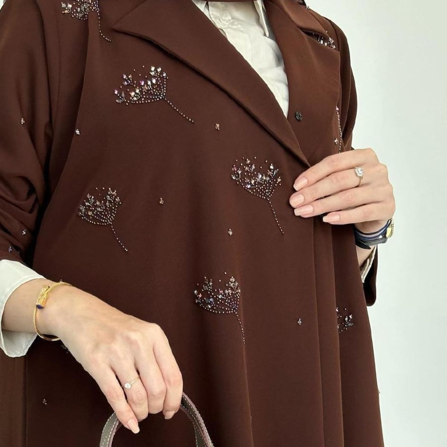 عبايات ملونه