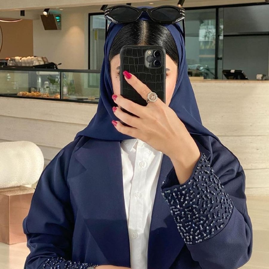 عبايات ملونه