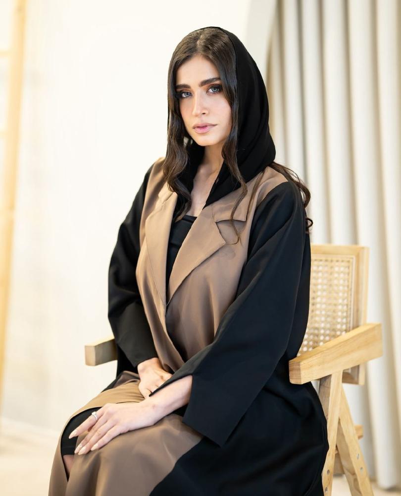 عباية كلوش بلونين