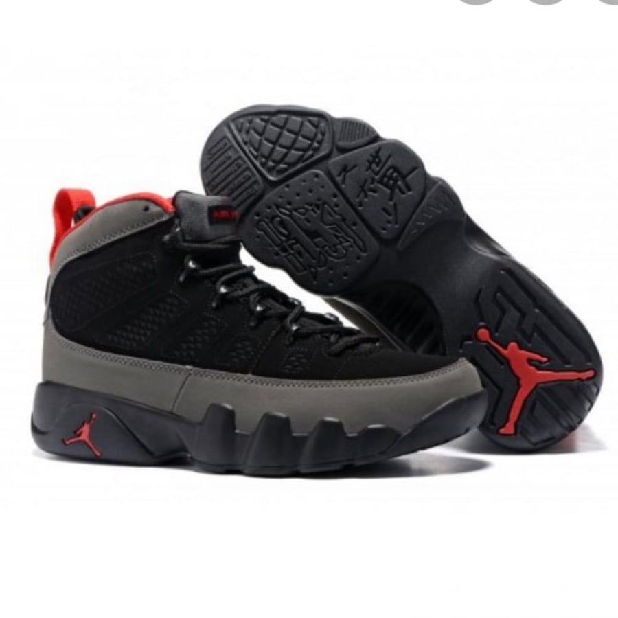 حذاء Air Jordan 9