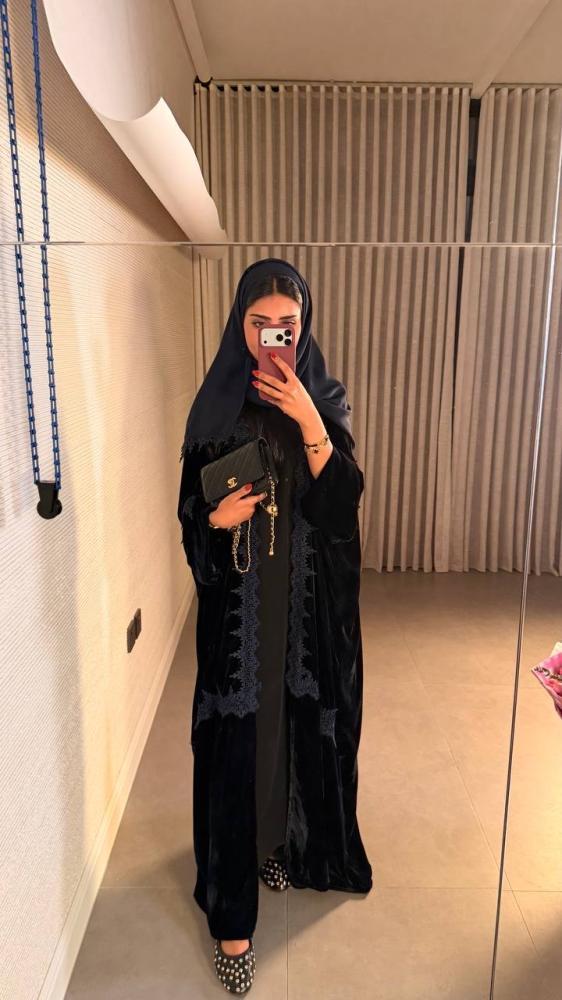 عباية مخمل ياباني