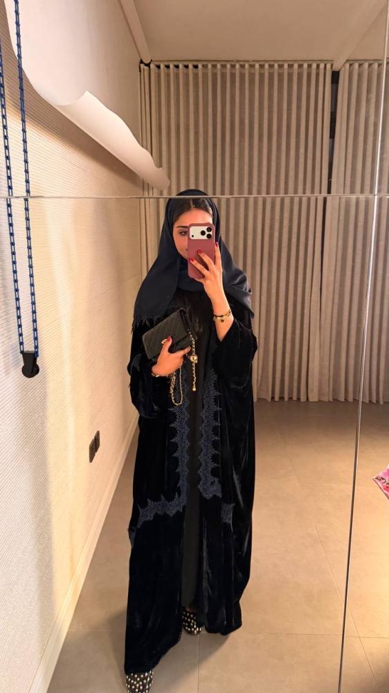 عباية مخمل ياباني