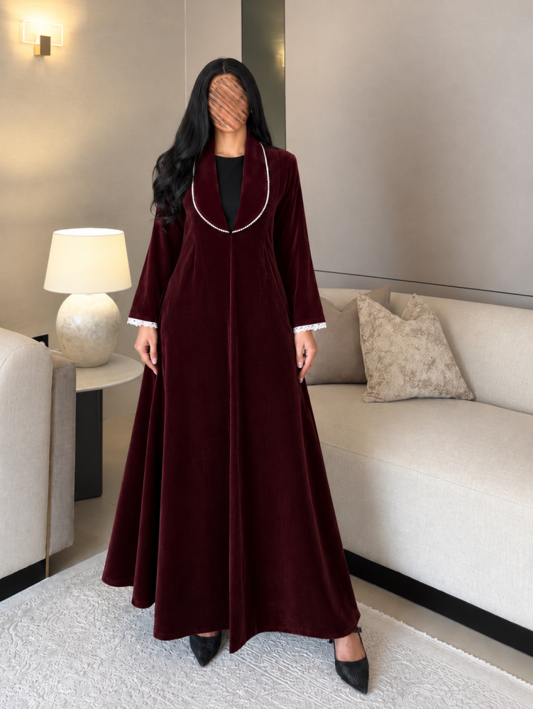 عباية مخمل مع دانتيل | WASM