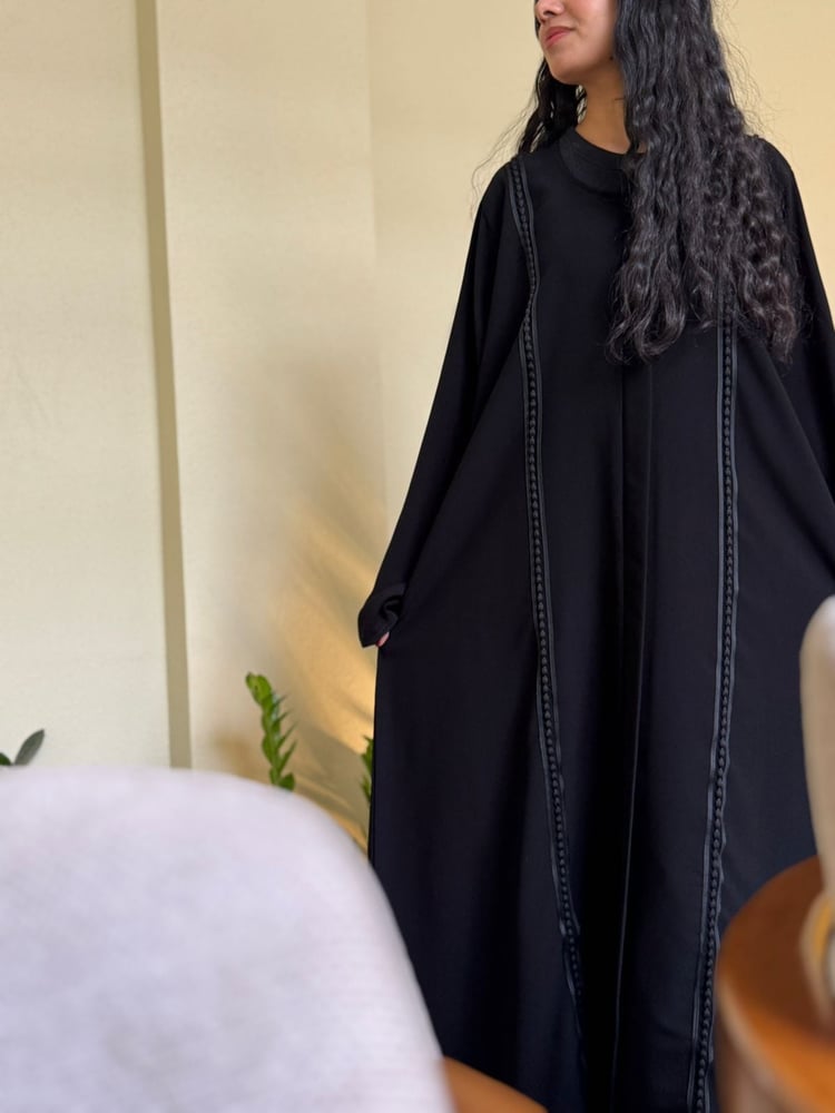 عباية "ظلّ الأناقة" سحاب كريب :750