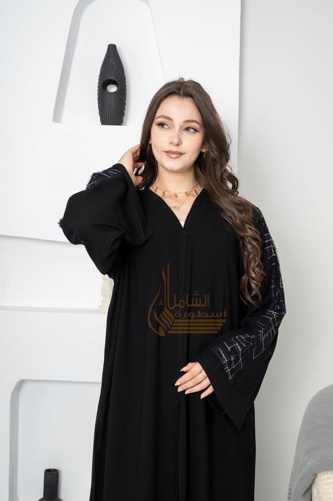 عباية مميزة بتدخيلة دانتيل بلون مميز مميزه وراقيه