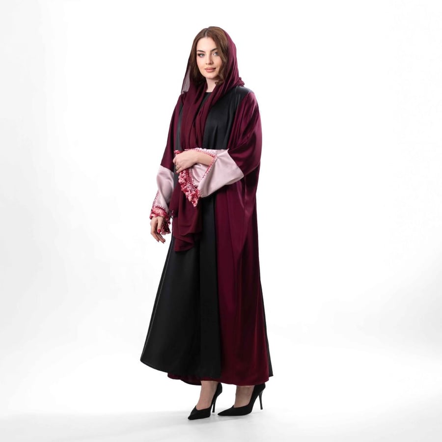 عباية نصف بشت كريب مع اكمام كروشية يدوي