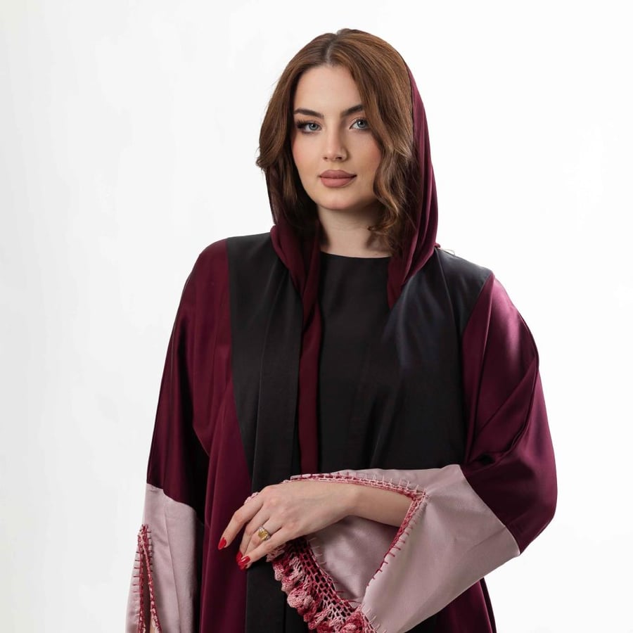 عباية نصف بشت كريب مع اكمام كروشية يدوي