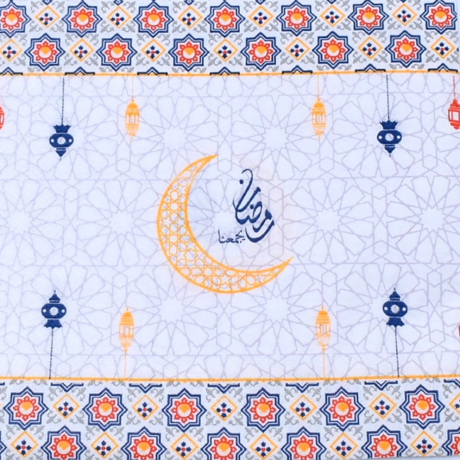مناديل سفرة طعام ملونه بنقش رمضاني مع عبارة رمضان يجمعنا 60 منديل