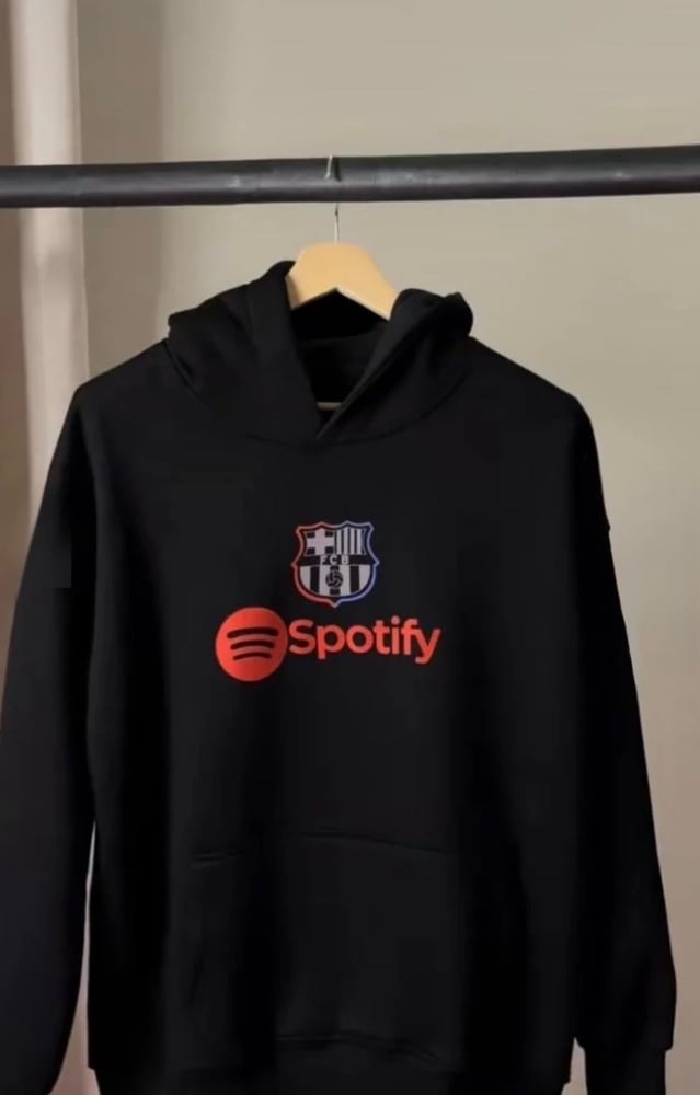بلوفر برشلونه