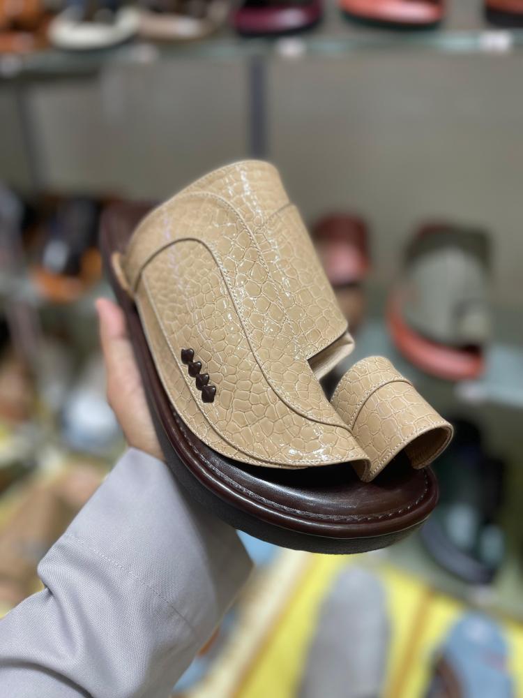 Eastern shoe
