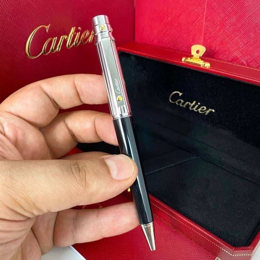 Cartier pen with coordination
