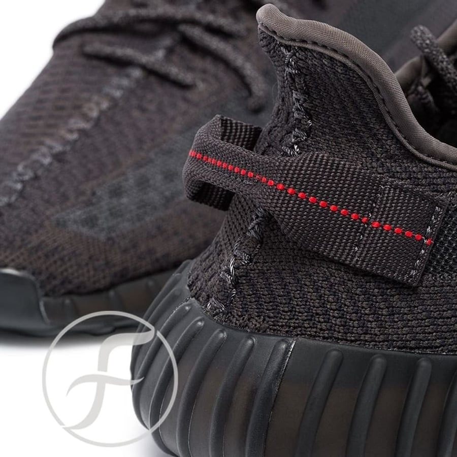 Yeezy 350 V2 - متجر فاد كوم