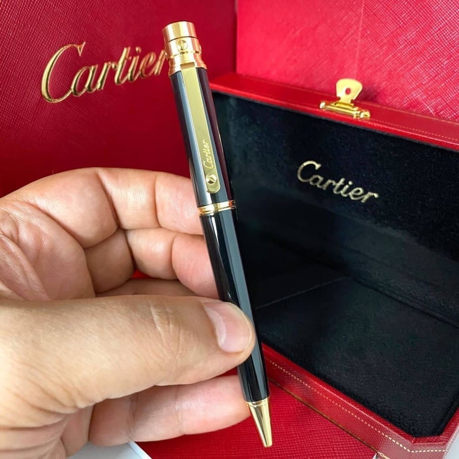 Cartier pen with coordination