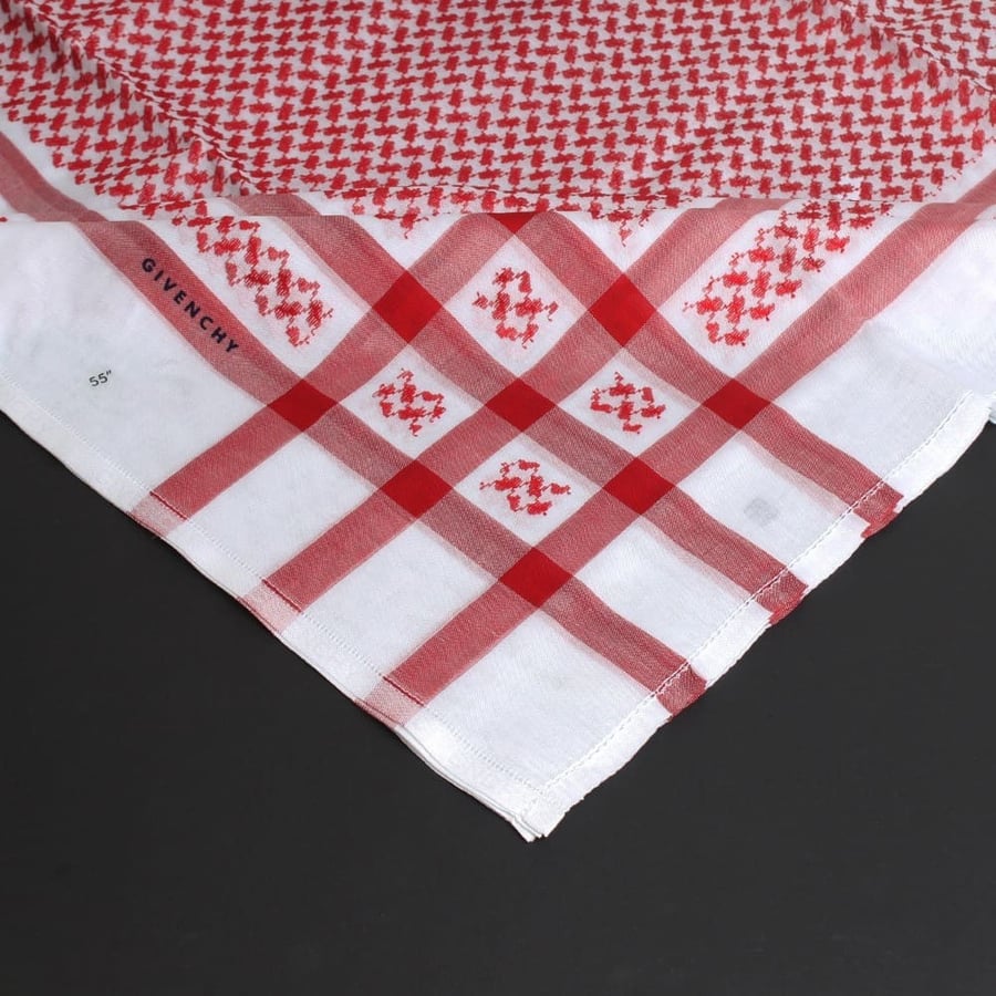 العرض البلاتيني من جيفنشي F31