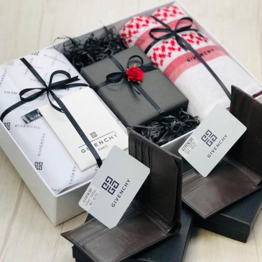 العرض الذهبي من جيفنشي F21