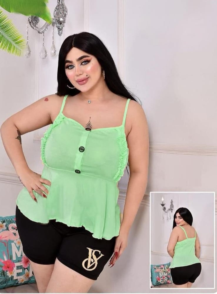 إنجري قصير قطعتين بلوزة بحمالات مع شورت أسود تصميم أنثوي