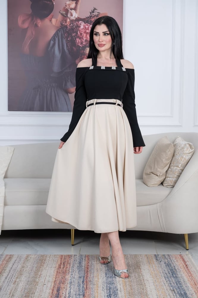 Nawaem dress, two-tone prominent shape, with accessories
