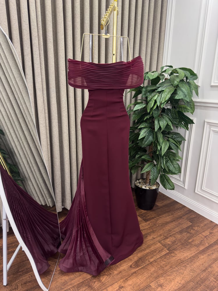 Evening dress Barbie with a prominent belt, slits, and accessories
