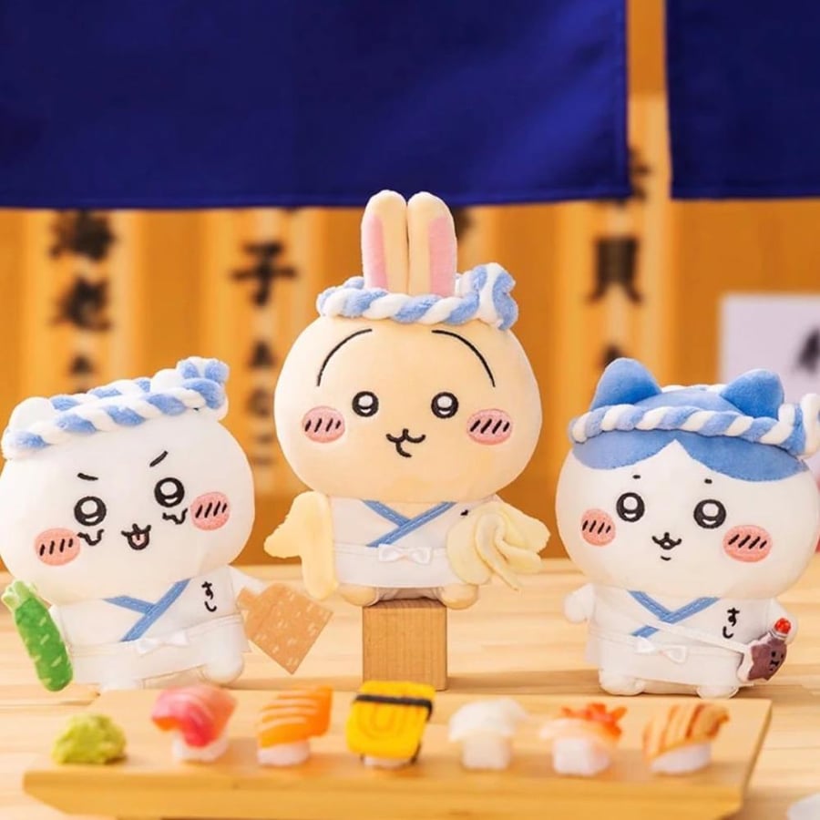 Chiikawa Usagi sushi sitting