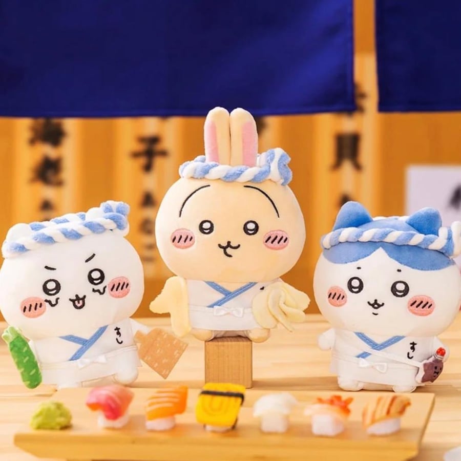 Chiikawa Hachiware sushi sitting