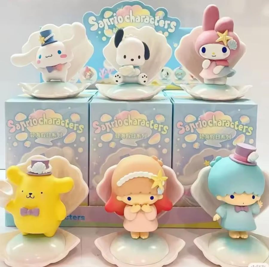 Sanrio characters sea holiday