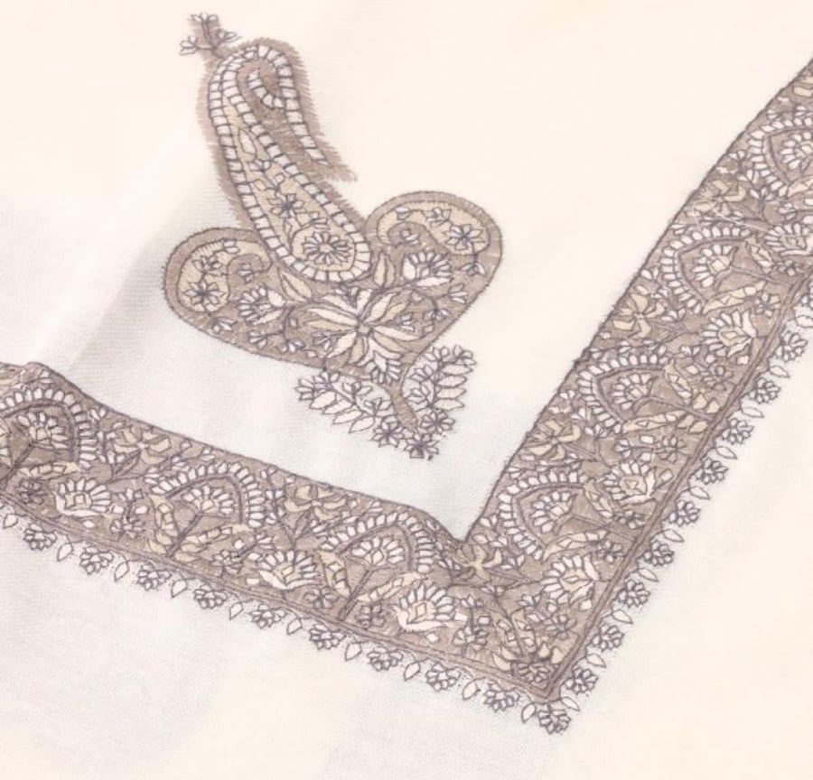 100% Kashmiri shawl - Al Nafil