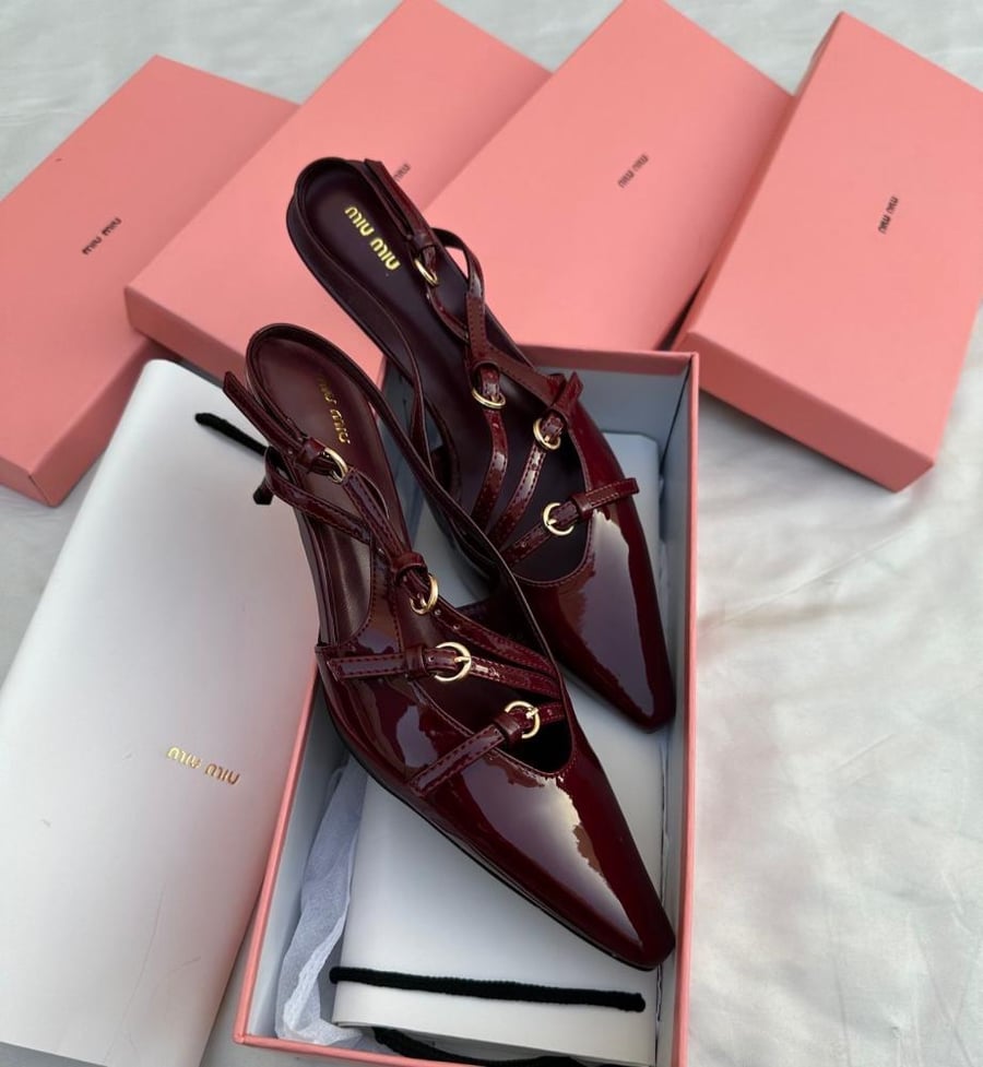 حذاء miu miu