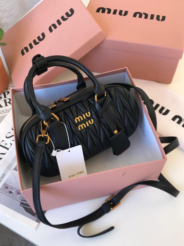 شنطة miu miu