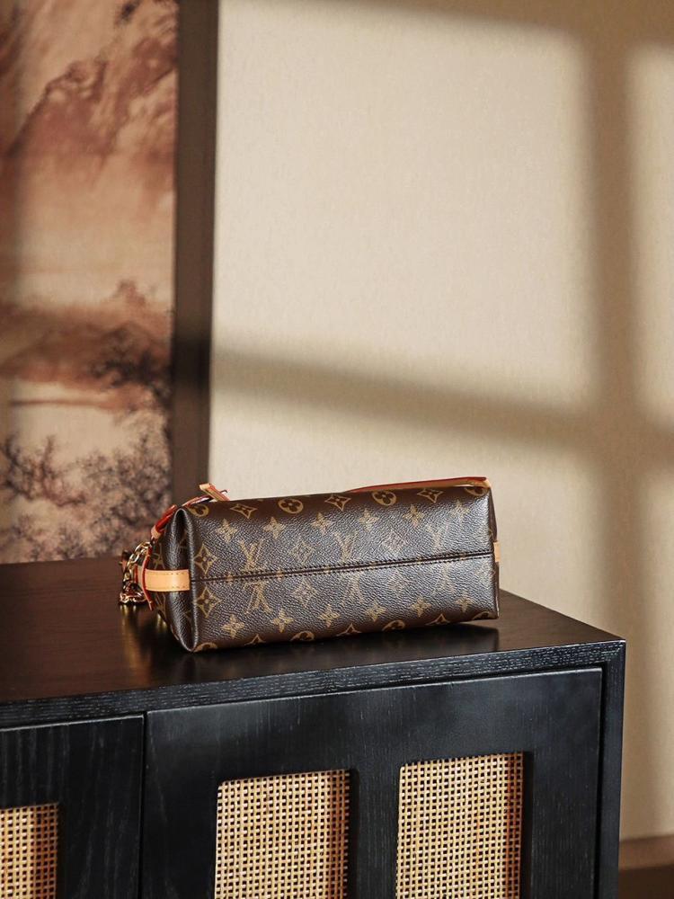 حقيبة CarryAll BB مقاس 26