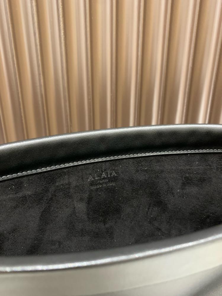 LE ALAIA