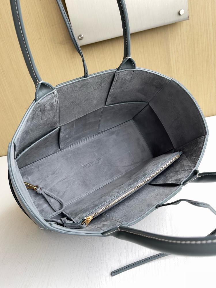 شنطة بوتيقا small Arco مقاس 30cm