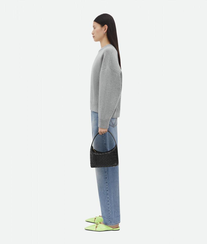شنطة بوتيقا Wallace Shoulder مقاس 20cm