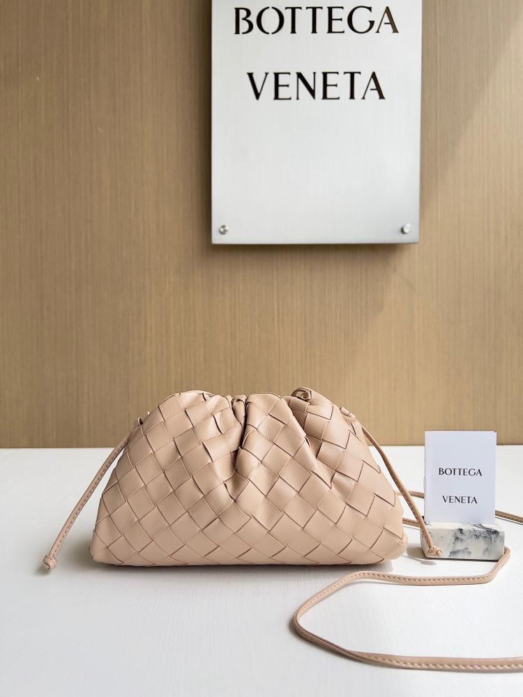 شنطة بوتيقا Mini Pouch مقاس22cm