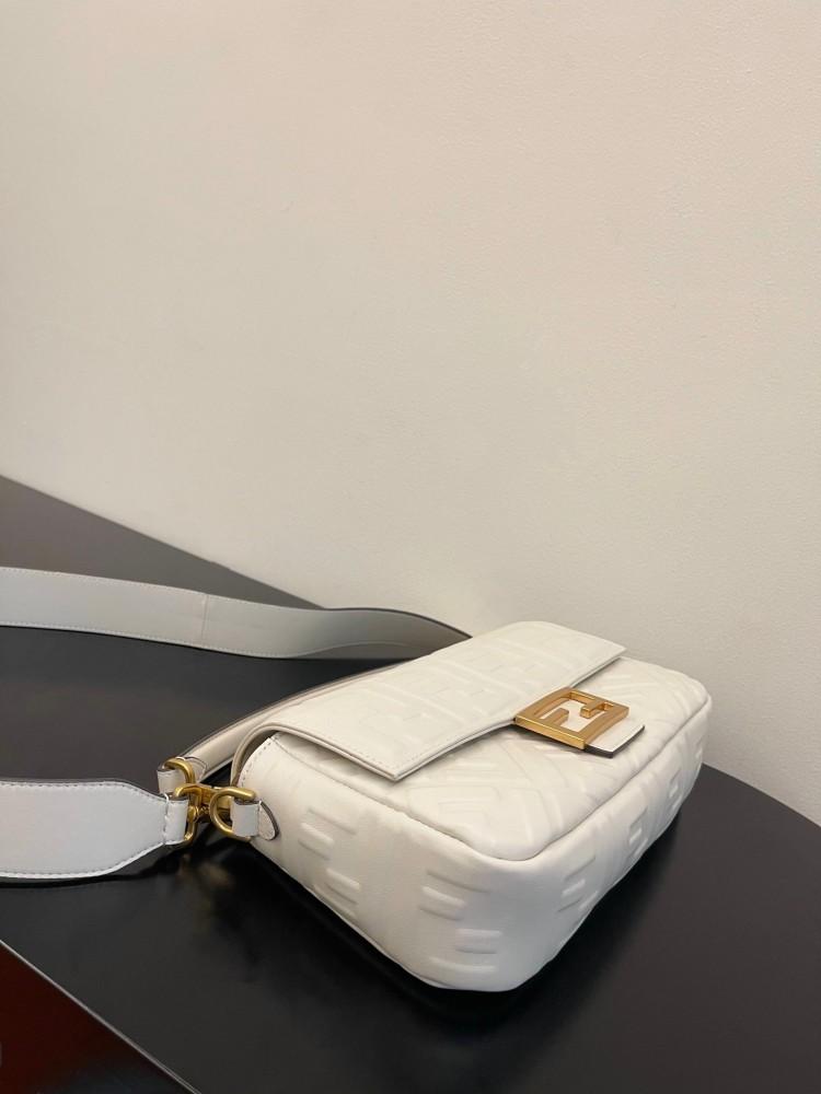 شنطة فندي باغيت