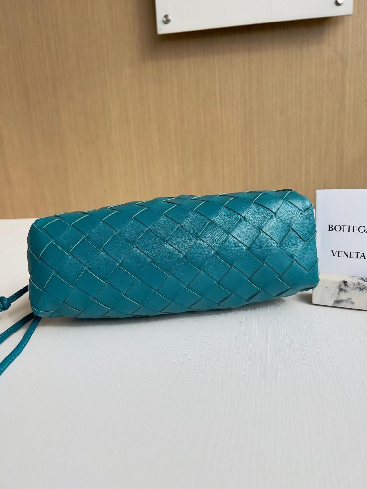 شنطة بوتيقا Mini Pouch مقاس22cm