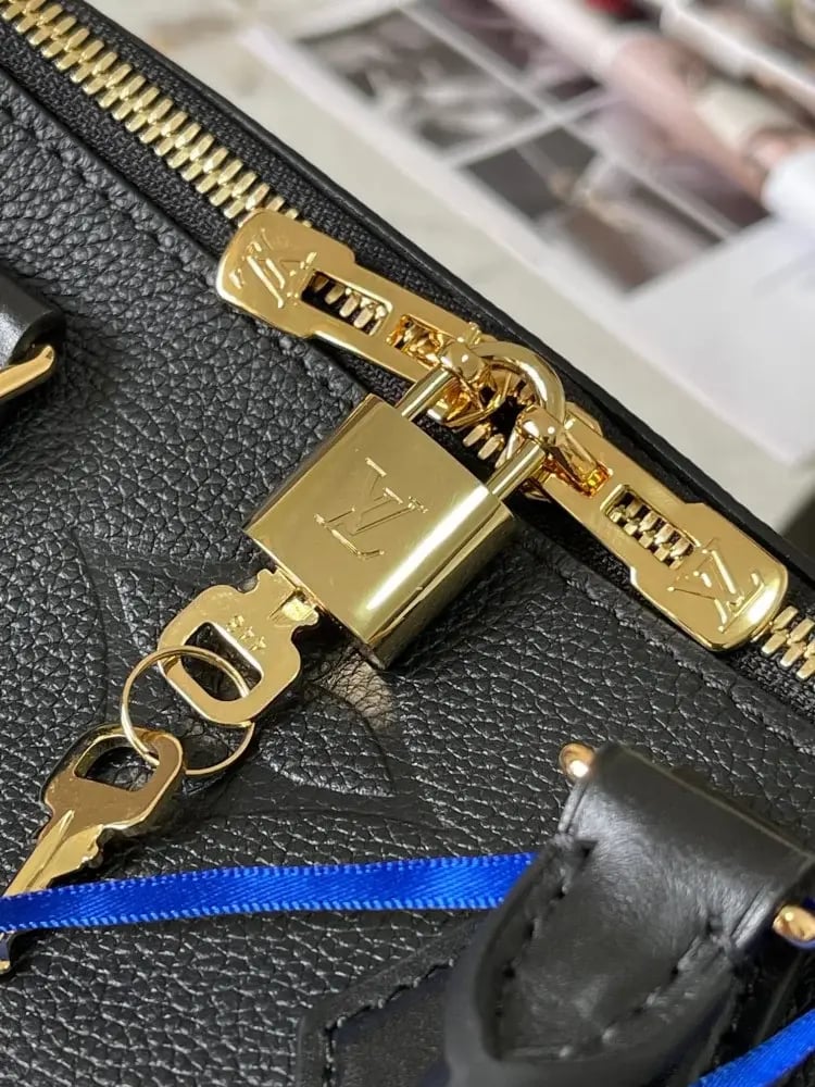 شنطة لوي فيتون سبيدي باندوليير مقاس 25cm