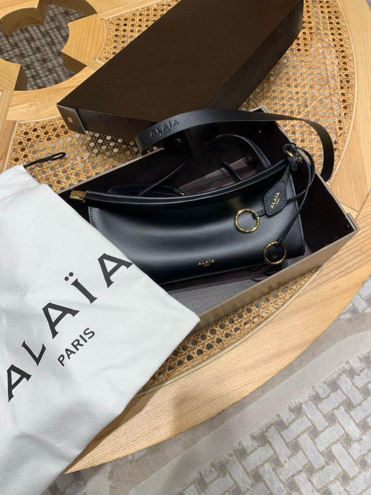 LE ALAIA
