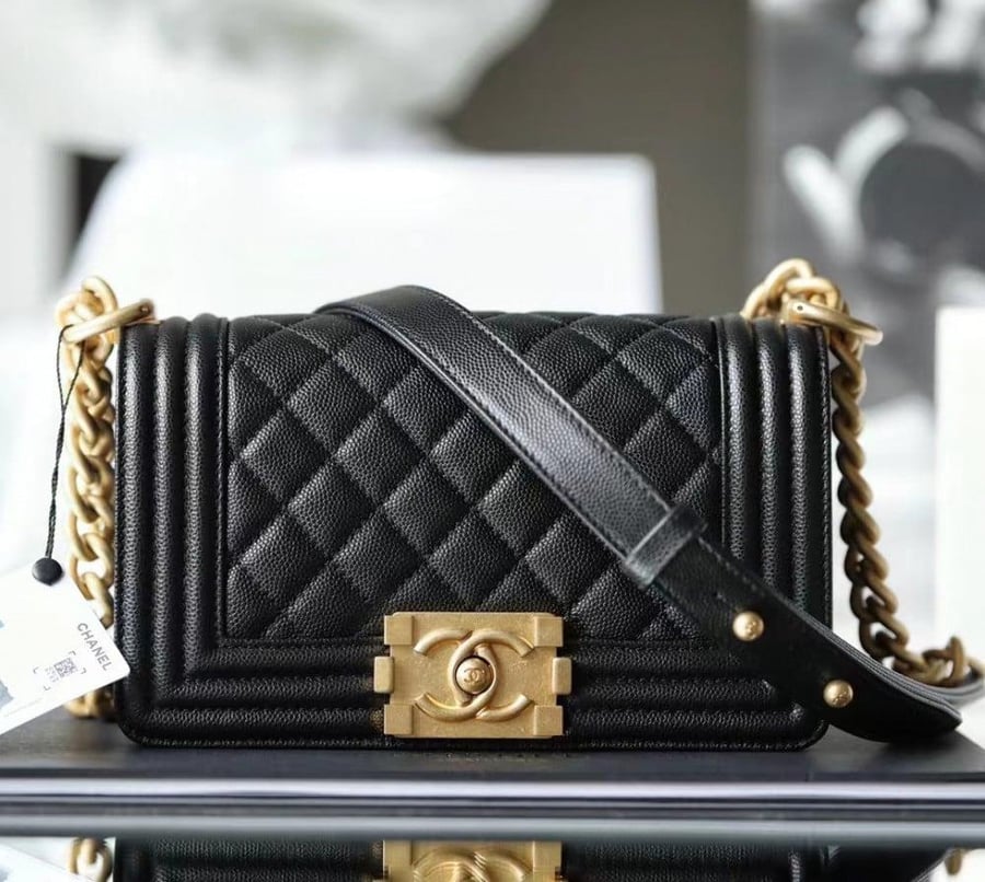 شنطة شانيل سمول بوي مقاس 20.5cm