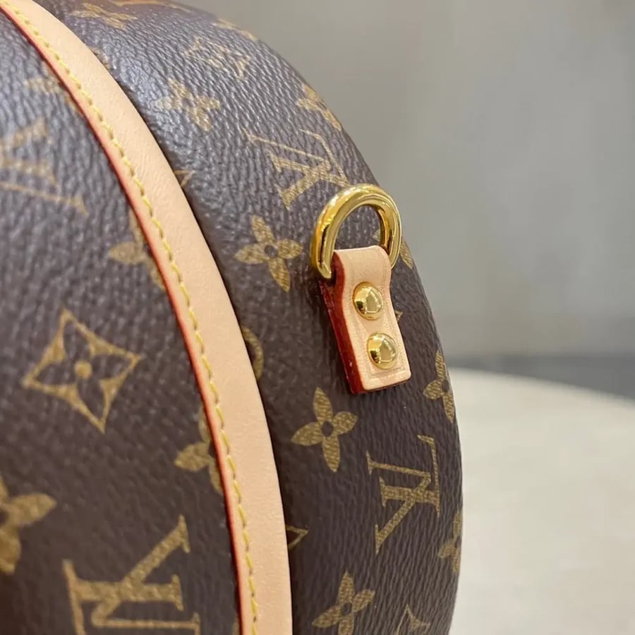 شنطة لويس فيتون PETITE BOITE CHAPEAU مقاس17.5cm