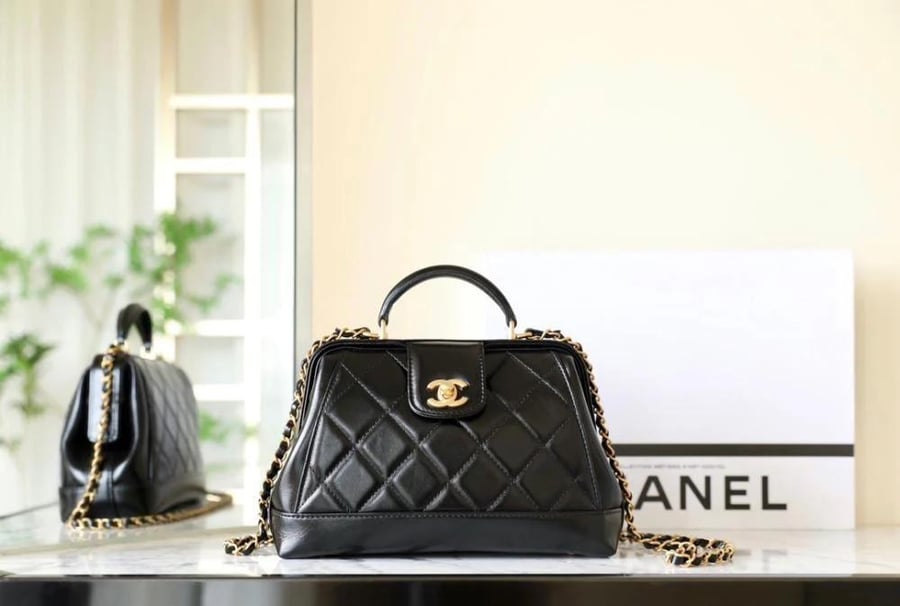 شنطة شانيل 24A مقاس 23.5cm